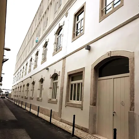 Elegant 2 Bdr, Very Well Located Next To Timeout
