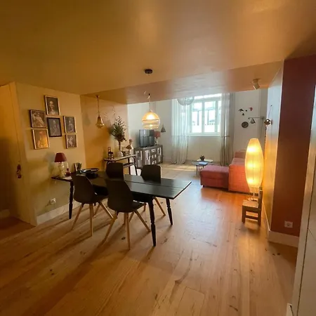 Elegant 2 Bdr, Very Well Located Next To Timeout Daire